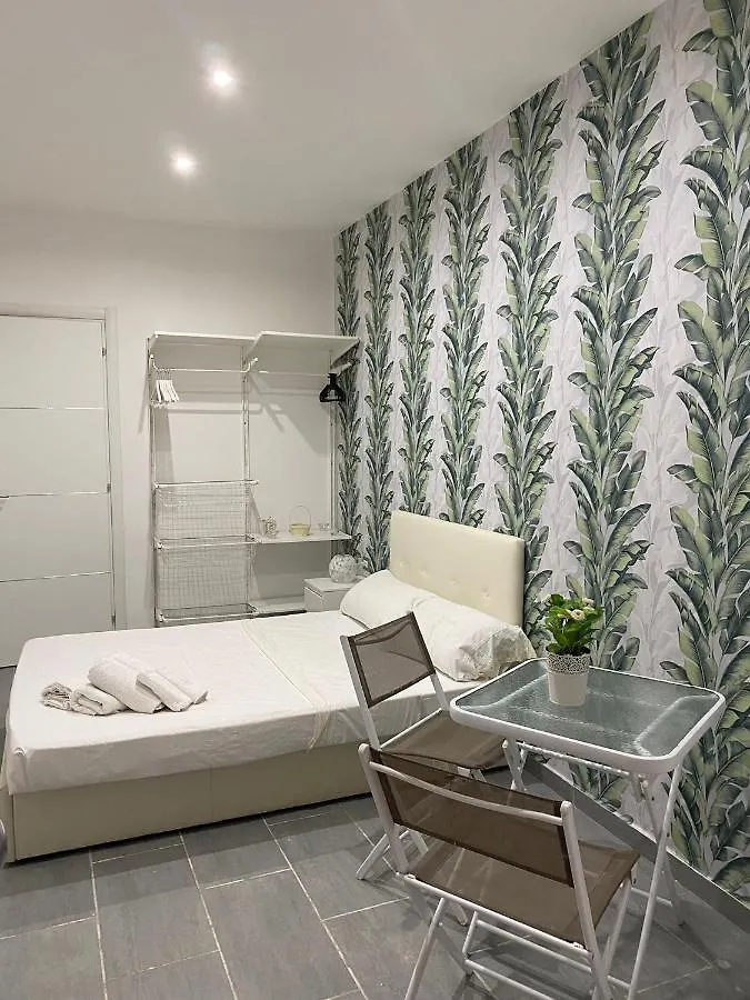 Heart Of Naples 29 Bed & Breakfast