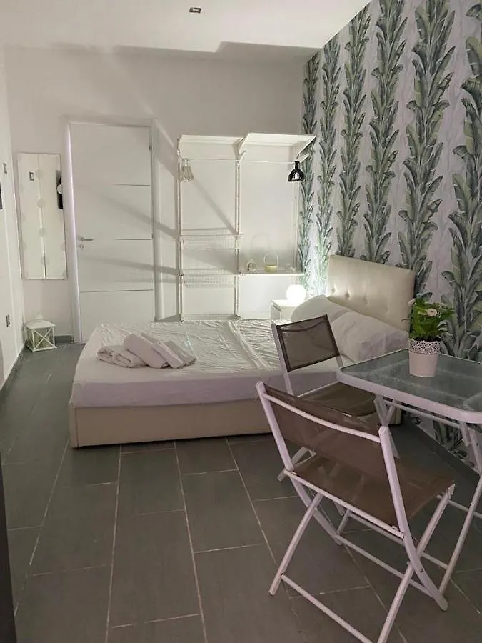Heart Of Naples 29 Bed & Breakfast